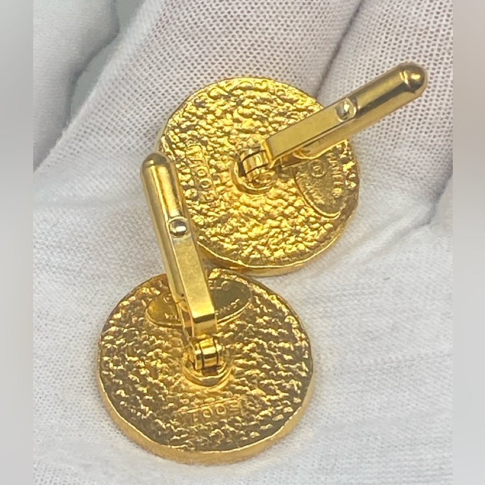 Chanel Vintage 80s Gold Tone Cufflinks - Picture 14 of 14